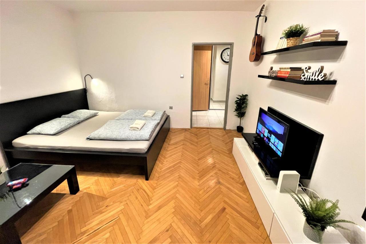 Apartment Helen - Old Town, Ac Bratislava Exteriör bild
