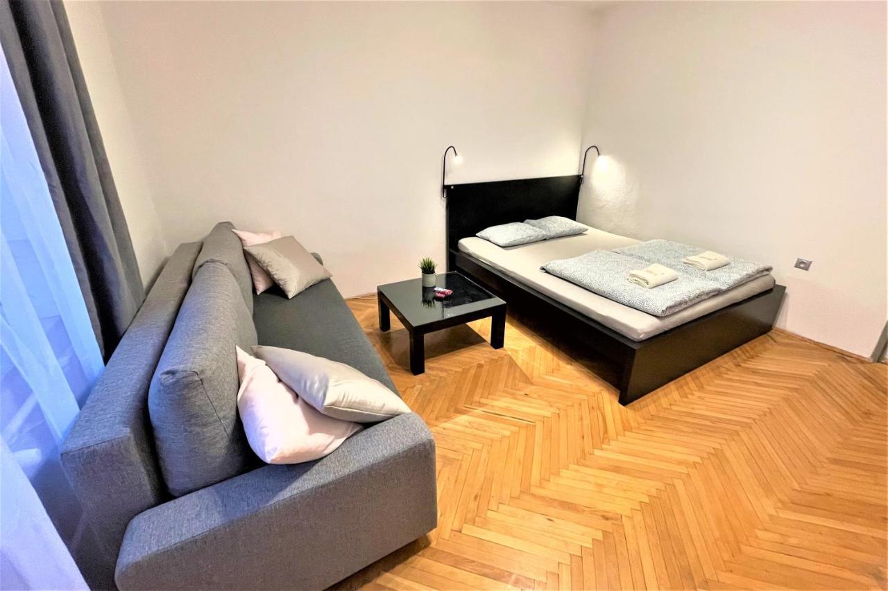 Apartment Helen - Old Town, Ac Bratislava Exteriör bild