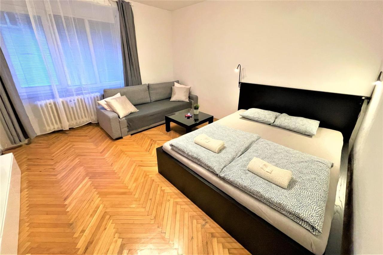 Apartment Helen - Old Town, Ac Bratislava Exteriör bild