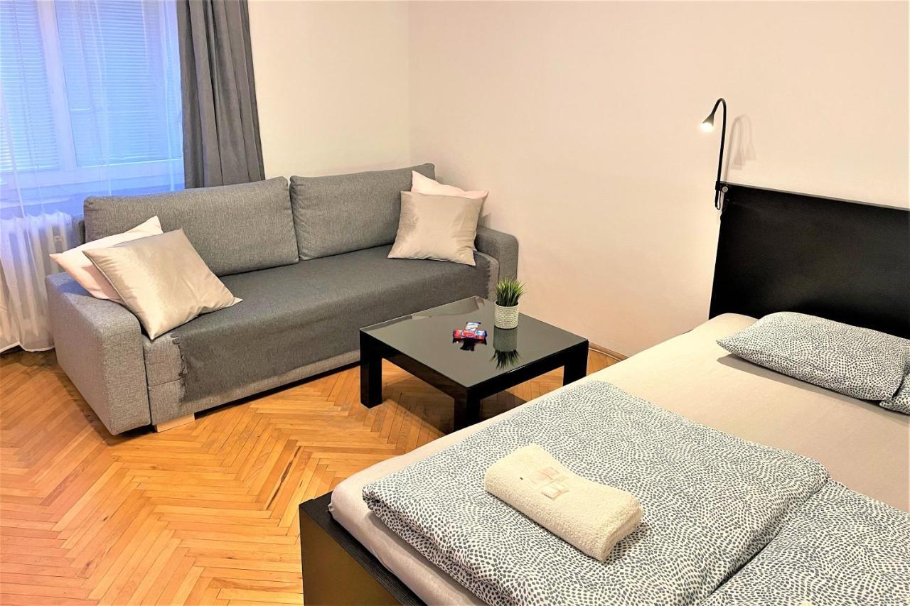 Apartment Helen - Old Town, Ac Bratislava Exteriör bild